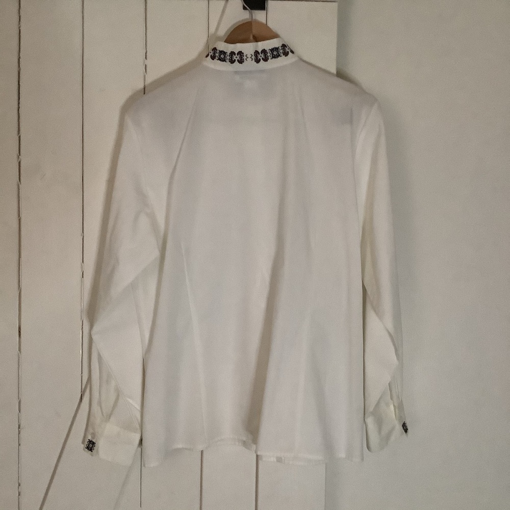 Pendleton White Embroidered Collar Button Down - image 4